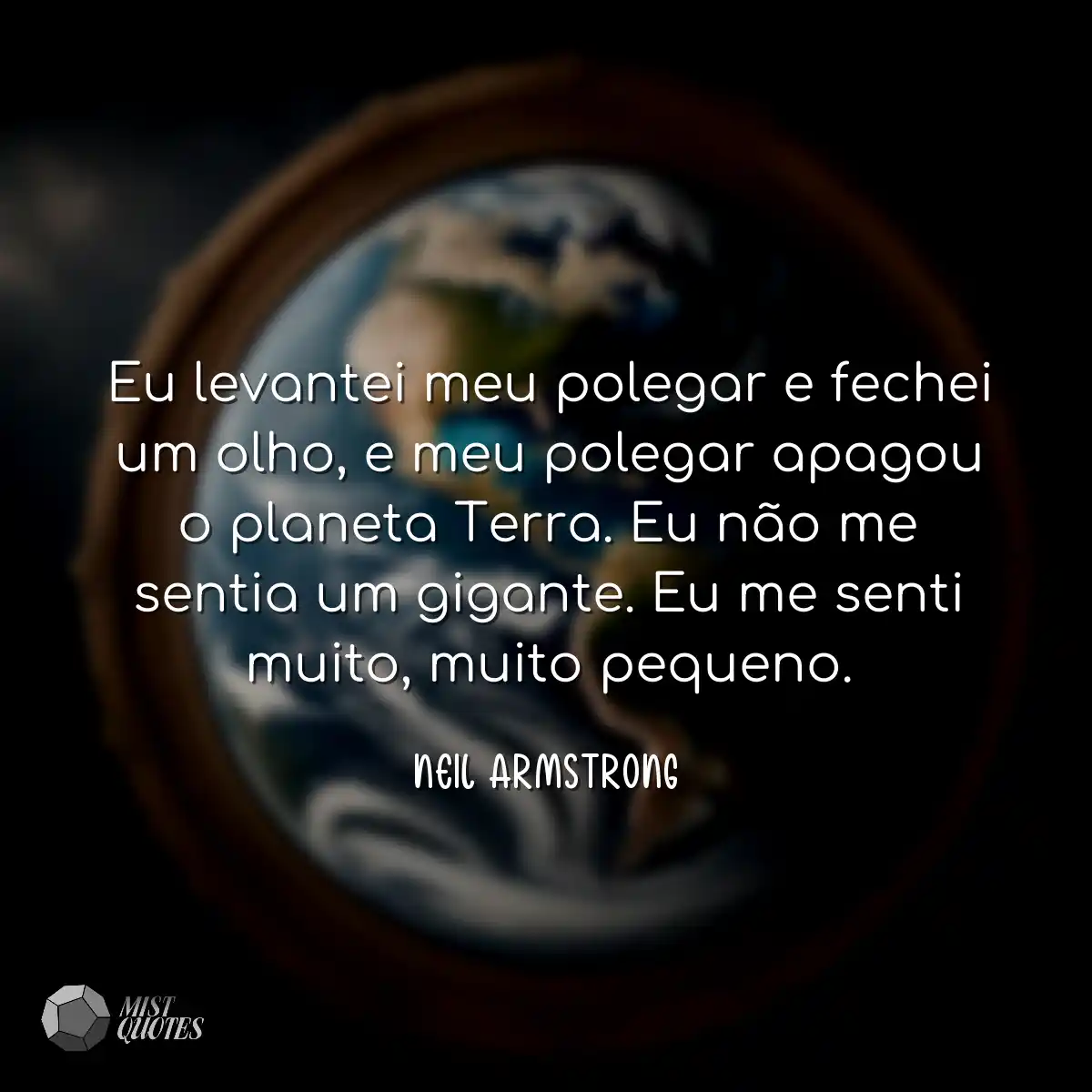 Eu levantei meu polegar e fechei um olho